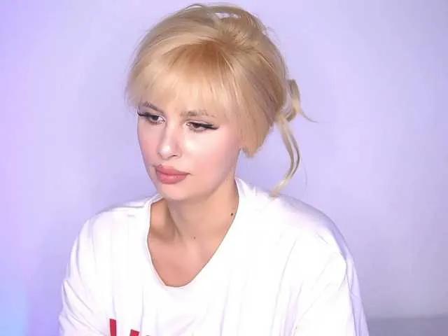 AdelineKing on BongaCams