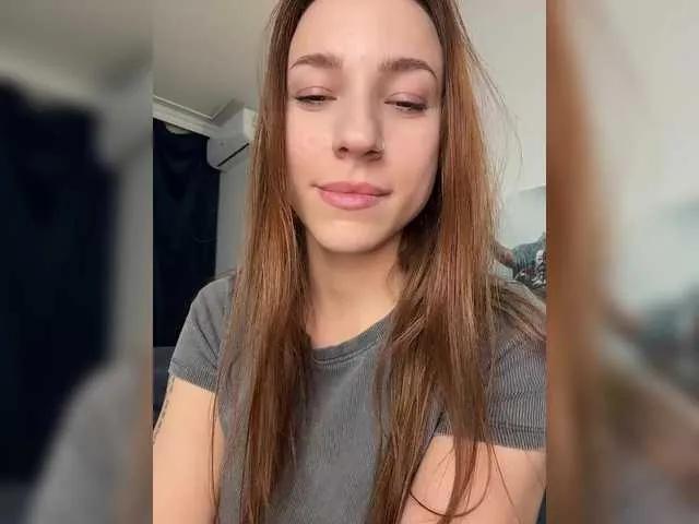 avolood on BongaCams