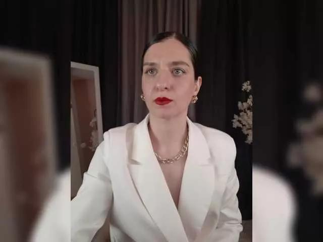 BellaTasty on BongaCams