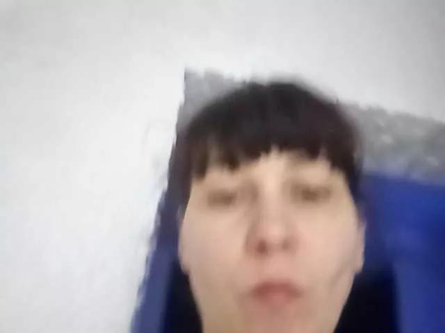 Freechat caroliiine on BongaCams