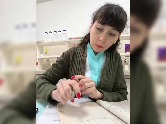 Freechat caroliiine on BongaCams