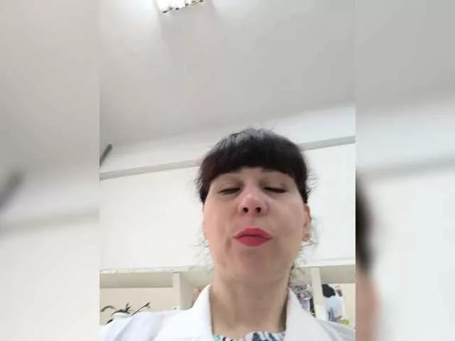 Freechat caroliiine on BongaCams