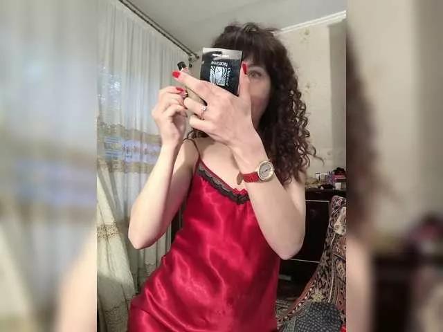 Freechat caroliiine on BongaCams