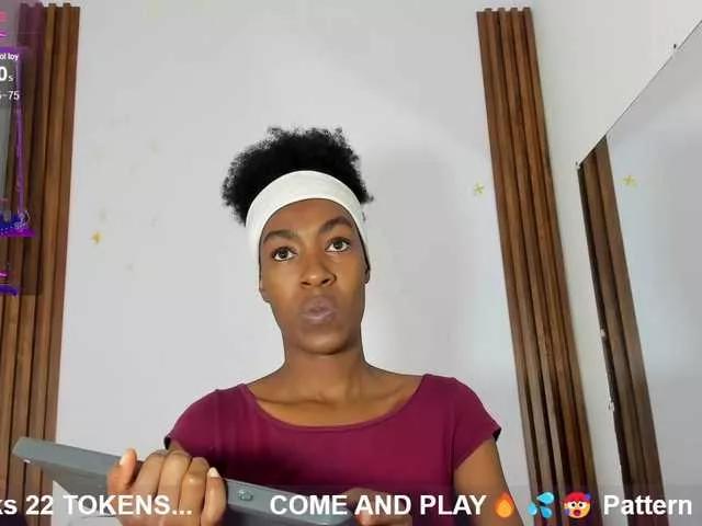 Caryn-Logan on BongaCams