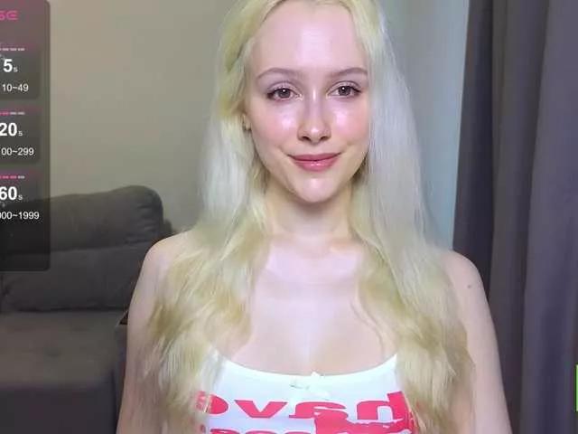 CaseyLaBow on BongaCams