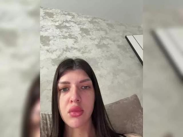 chicanogirl on BongaCams