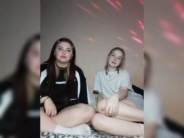 Freechat cutesmiles on BongaCams