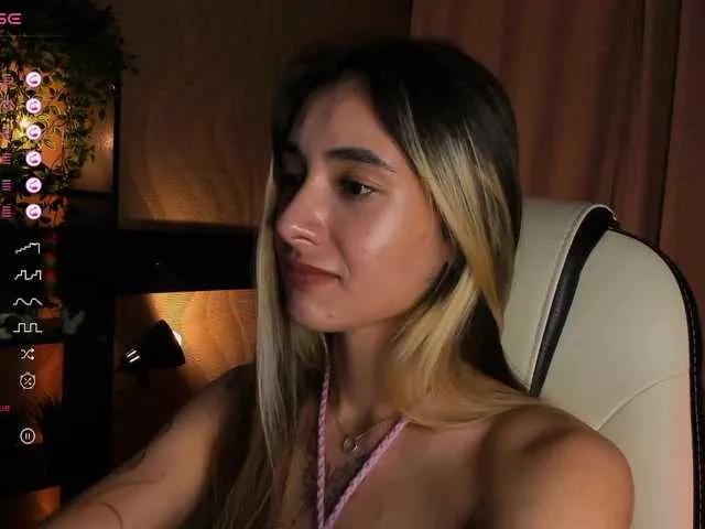 Freechat DarlaBelle on BongaCams