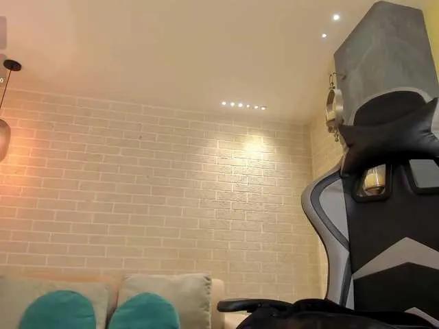 EllaClark on BongaCams