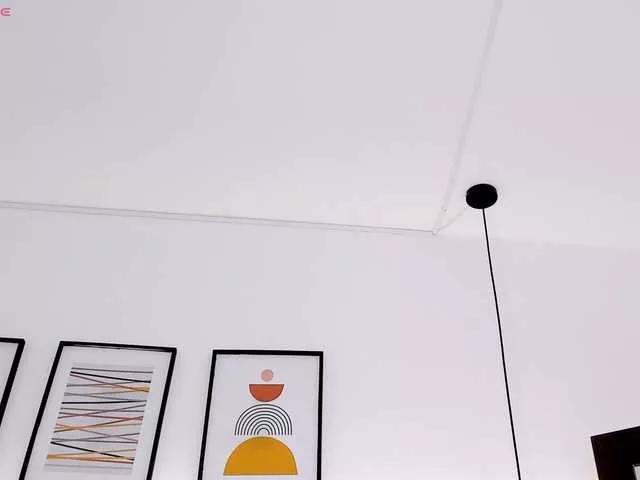 Emma-white on BongaCams