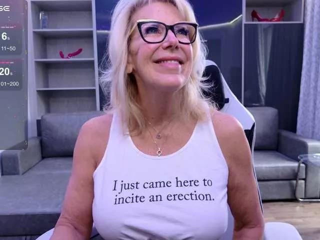 Freechat FitCougar on BongaCams