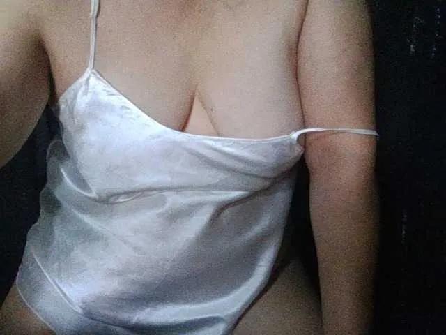 HotSqrt4u on BongaCams