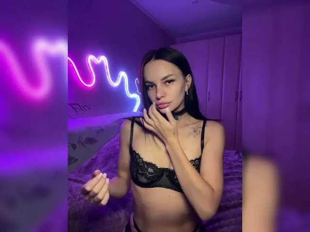 Klubnika13 on BongaCams
