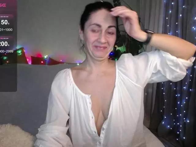 lady-devil on BongaCams