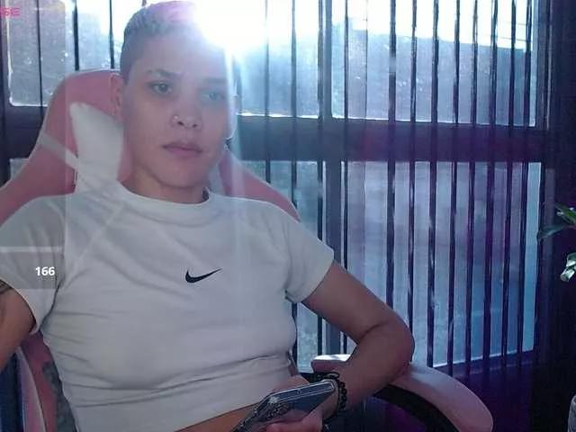 Freechat LauraR on BongaCams