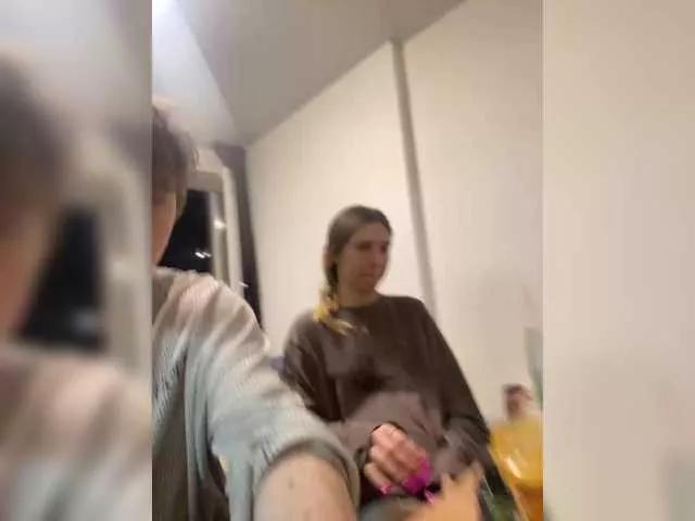 Freechat LinaTwins on BongaCams