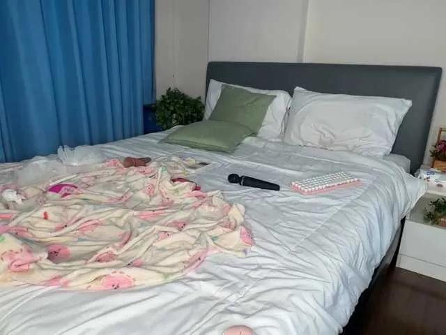 lizzyMeoww on BongaCams