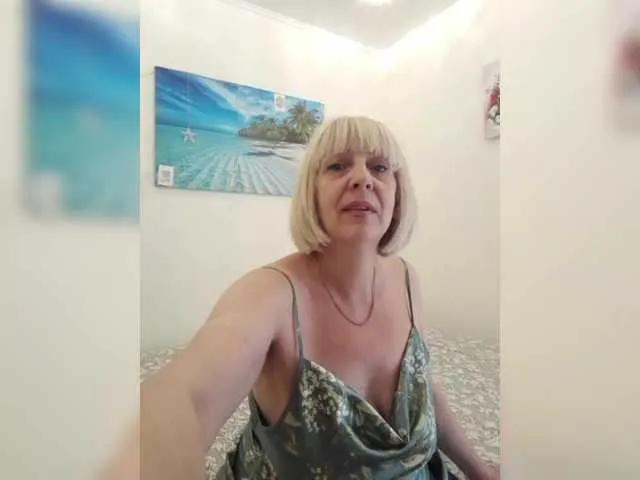 Freechat mery8poppins on BongaCams