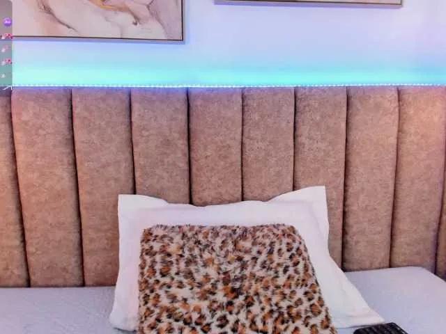 Freechat miahkumar- on BongaCams