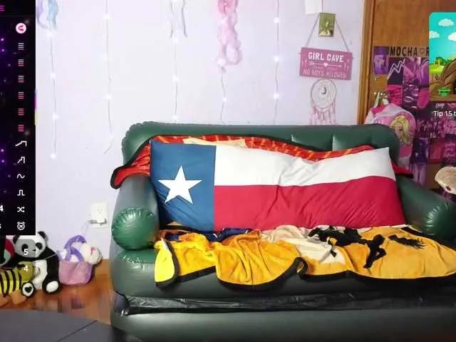 Mocha17 on BongaCams