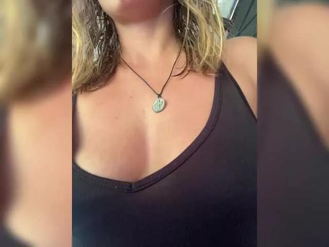 Montenegro8 on BongaCams