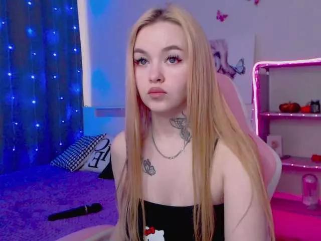 Freechat NaughtyMable on BongaCams