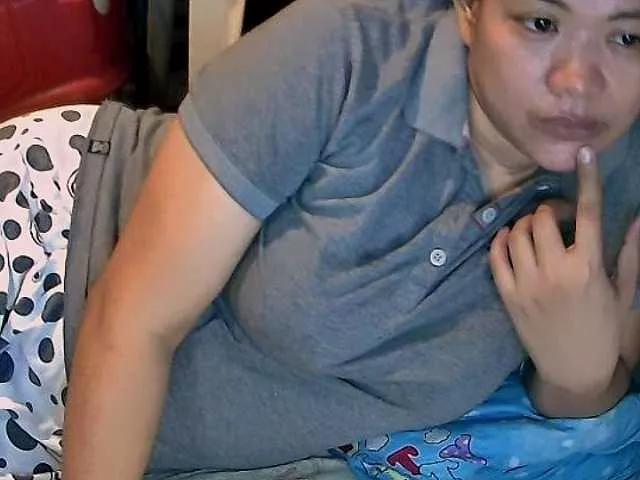 NaughtyWetPieXx on BongaCams