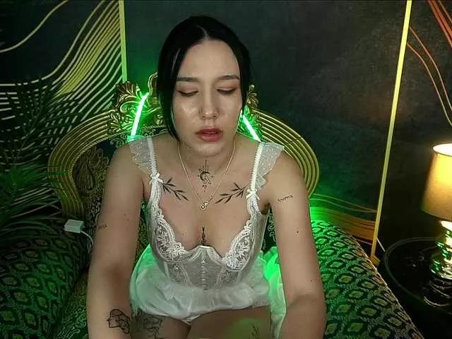 NikkiGold on BongaCams