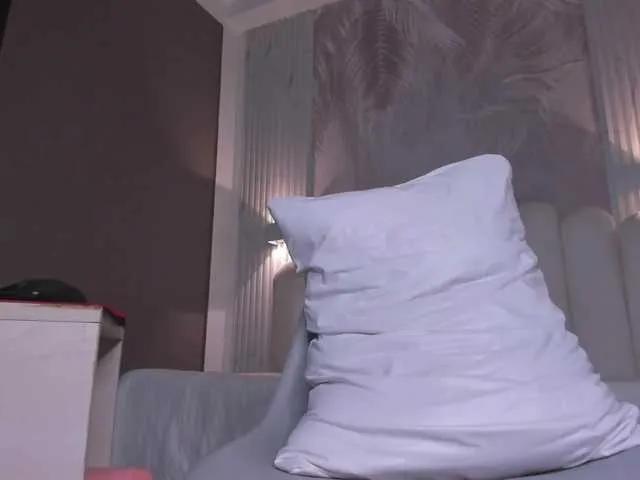 Pamela-78 — I really like to cause very strong erections and reach the maximum point of pleasure without involving my feelings.