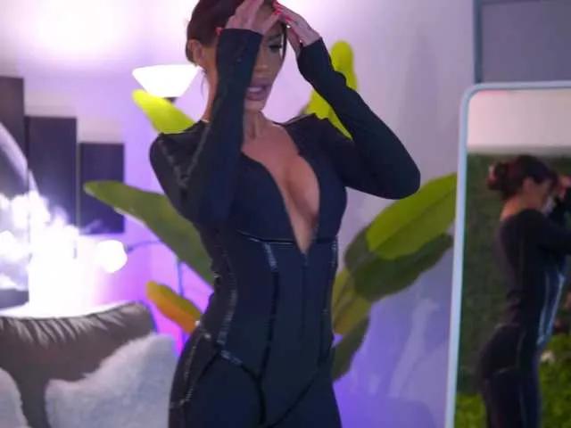 Freechat RaquelleVon on BongaCams