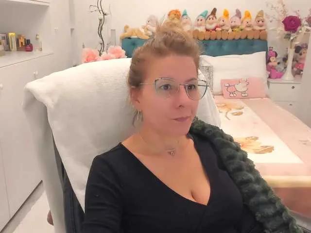 SalomeJade on BongaCams