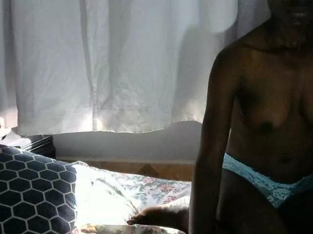 Sexydee14 on BongaCams