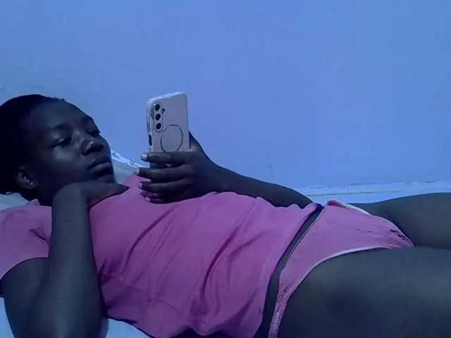 Sexydee14 on BongaCams