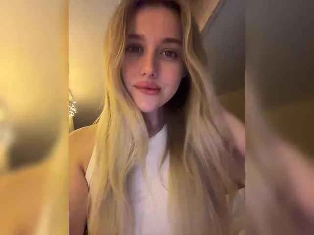 VibeSwet37 on BongaCams