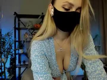 Group _careful_i_bite_nya_ on Chaturbate