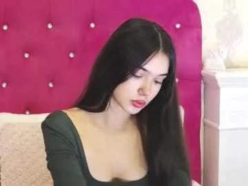 alexisdevine on Chaturbate