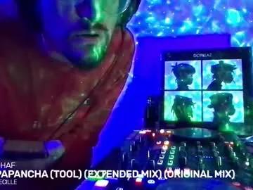 alien8720 — Welcome to DJ Alien Room! Sit back and relax listening to different types of music like Deep House and Techno. Hope you all enjoy and have a great time, chatting is encouraged :) #party #chat #new