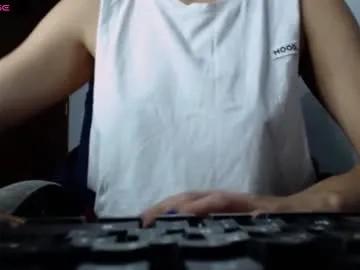 alma_sweet on Chaturbate