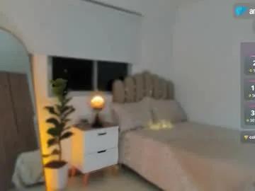 andreathomson on Chaturbate