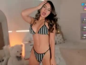 andreathomson on Chaturbate