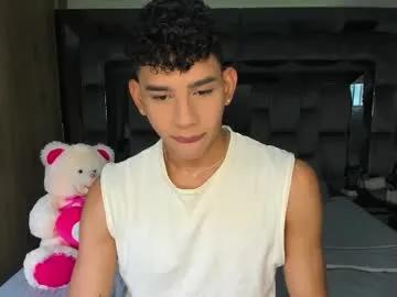 andrew_twink18 on Chaturbate