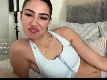 Freechat ava_delightt on Chaturbate