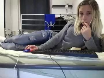 barelylegalblondy on Chaturbate