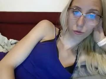 barelylegalblondy on Chaturbate