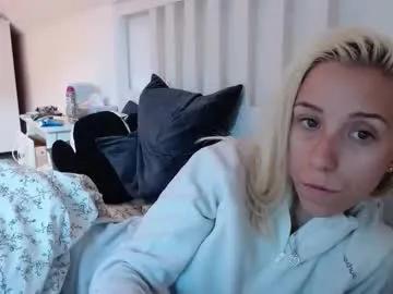 barelylegalblondy on Chaturbate