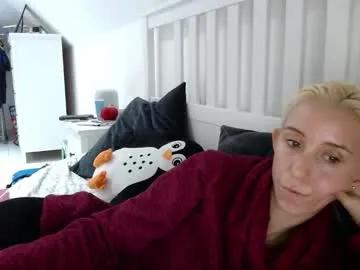 barelylegalblondy on Chaturbate
