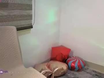 carolblonde on Chaturbate