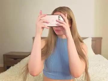 chloe_lov_ on Chaturbate