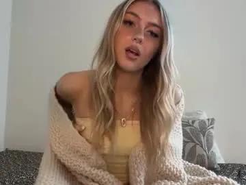 Freechat chloeros3e on Chaturbate