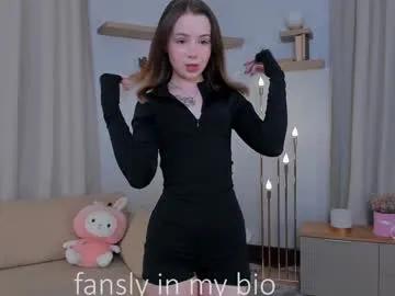 Freechat darklycurious on Chaturbate